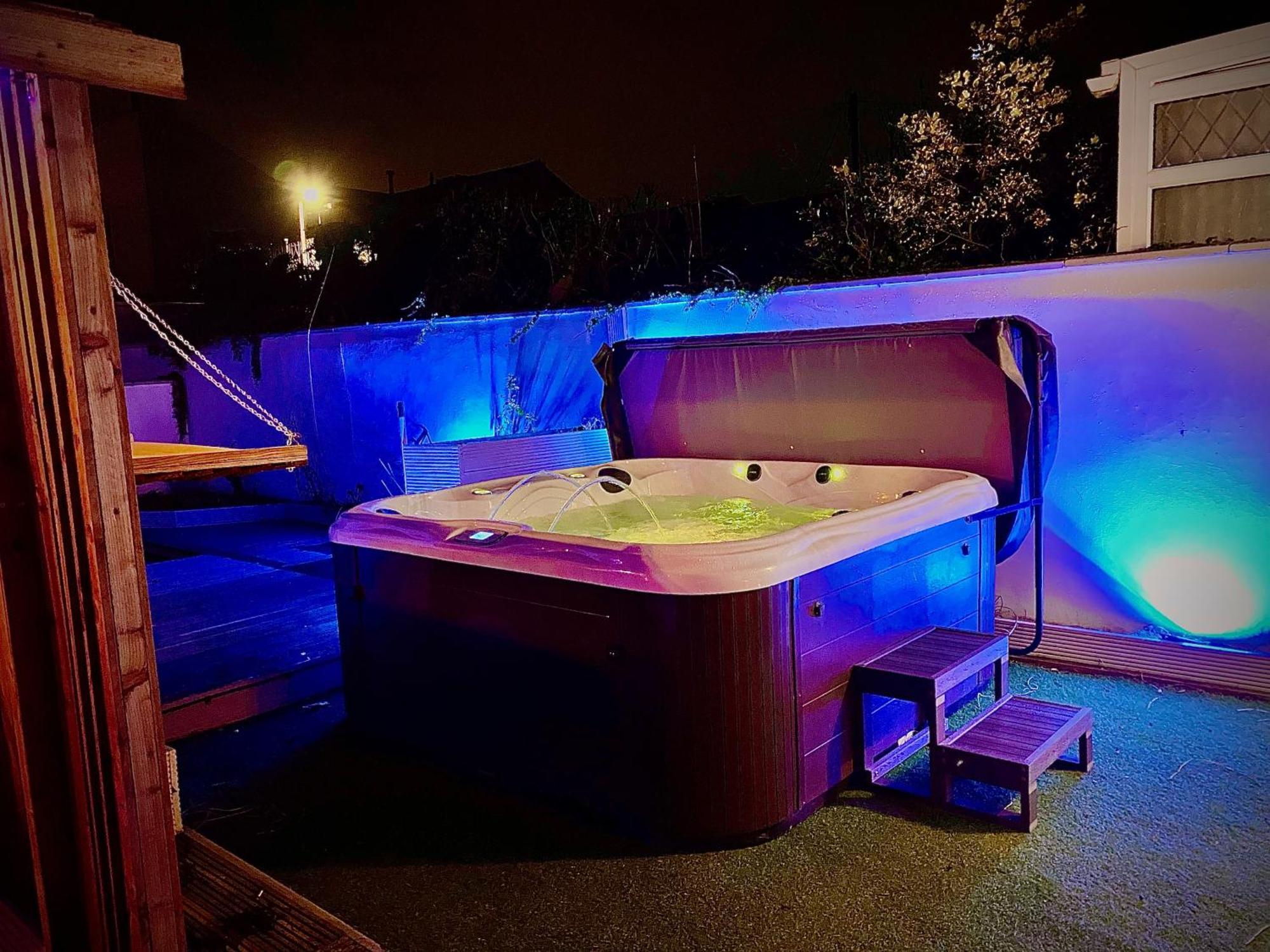 Sleeps10-Parking-Garden-Hottub-Petfriendly Villa Blackpool Luaran gambar